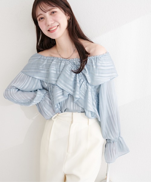 natural couture（ナチュラルクチュール）の「ランダムシアーストライプクロスフリルブラウス（シャツ/ブラウス・レディース・ブラック/サックスブルー/ピンク/オフホワイト/イエロー/ミント・FREE）」の4枚目の写真