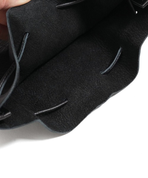 STANDARD SUPPLY（スタンダードサプライ）の「アーツアンドクラフツ / HORSE LEATHER ホースレザー / DROP SHAPE POUCH M ドロップシェイプポーチM（ハンドバッグ・レディース・チョコ/ブラック/タン・FREE）」の12枚目の写真