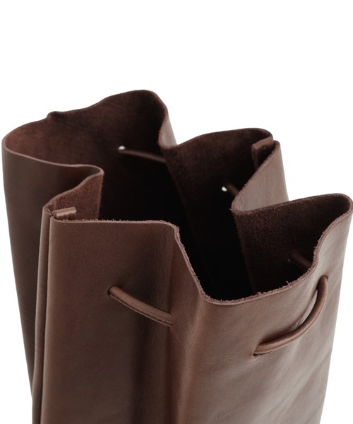 STANDARD SUPPLY（スタンダードサプライ）の「アーツアンドクラフツ / HORSE LEATHER ホースレザー / DROP SHAPE POUCH M ドロップシェイプポーチM（ハンドバッグ・レディース・チョコ/ブラック/タン・FREE）」の6枚目の写真