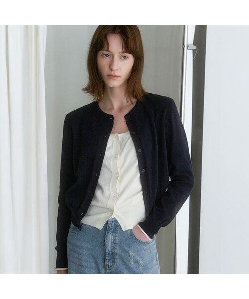 ATELIER NAIN(アトリエナイン)の「TWO-IN-ONE COLOR POINT CARDIGAN (CD-2254)(カーディガン/ボレロ・レディース・チャコール/ダークネイビー・FREE)」の1枚目の写真