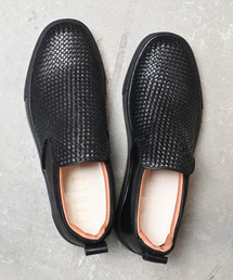EARLE（アール）の「EARLE アール / Drape slip-on sneakers ドレープスリッポンレザースニーカー / ER6401（モカシン/デッキシューズ）」