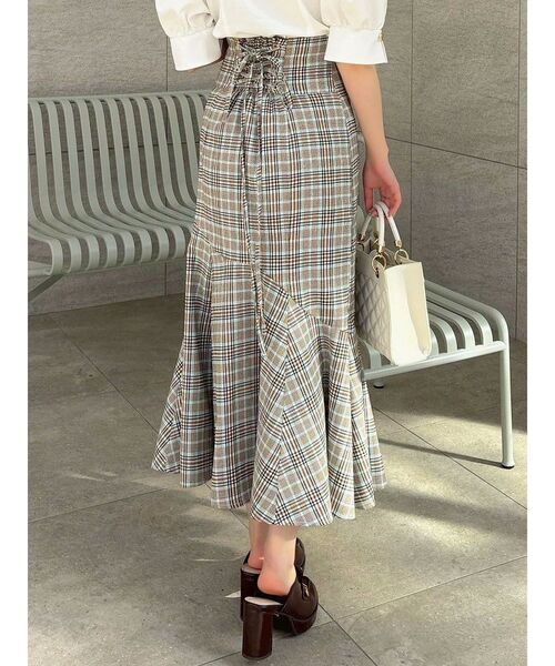 dazzlin(ダズリン)の「カーヴィーラインマーメイドスカート(スカート・レディース・アイボリー/オフホワイト/ブラック/その他1・MEDIUM/SMALL)」の5枚目の写真