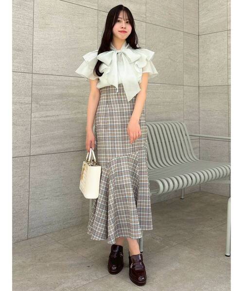 dazzlin(ダズリン)の「カーヴィーラインマーメイドスカート(スカート・レディース・アイボリー/オフホワイト/ブラック/その他1・MEDIUM/SMALL)」の7枚目の写真