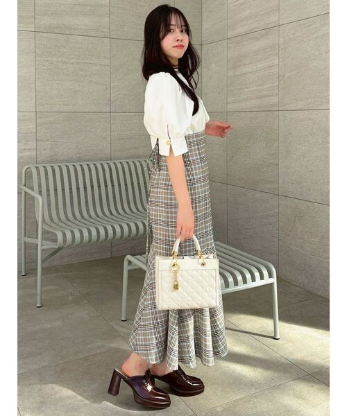 dazzlin(ダズリン)の「カーヴィーラインマーメイドスカート(スカート・レディース・アイボリー/オフホワイト/ブラック/その他1・MEDIUM/SMALL)」の8枚目の写真