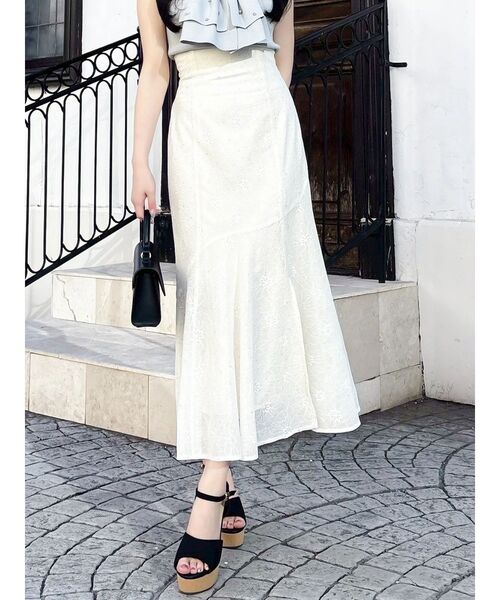 dazzlin(ダズリン)の「カーヴィーラインマーメイドスカート(スカート・レディース・アイボリー/オフホワイト/ブラック/その他1・MEDIUM/SMALL)」の15枚目の写真