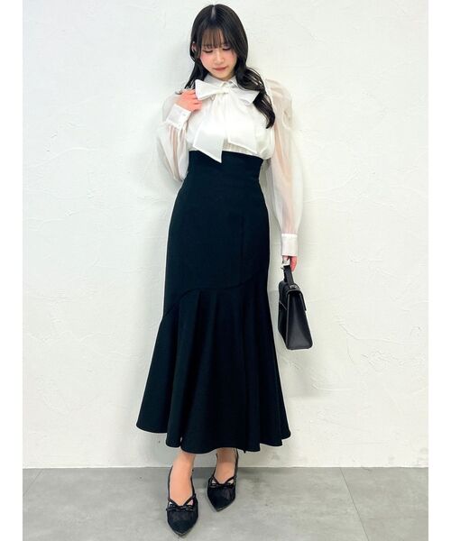 dazzlin(ダズリン)の「カーヴィーラインマーメイドスカート(スカート・レディース・アイボリー/オフホワイト/ブラック/その他1・MEDIUM/SMALL)」の17枚目の写真