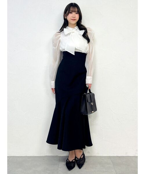 dazzlin(ダズリン)の「カーヴィーラインマーメイドスカート(スカート・レディース・アイボリー/オフホワイト/ブラック/その他1・MEDIUM/SMALL)」の18枚目の写真