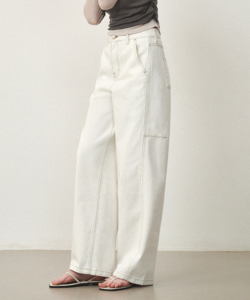 OSTKAKA（オストカーカ）の「カーブデニムパンツアイボリー（デニムパンツ・レディース・その他・X-SMALL/SMALL/MEDIUM/LARGE）」の3枚目の写真