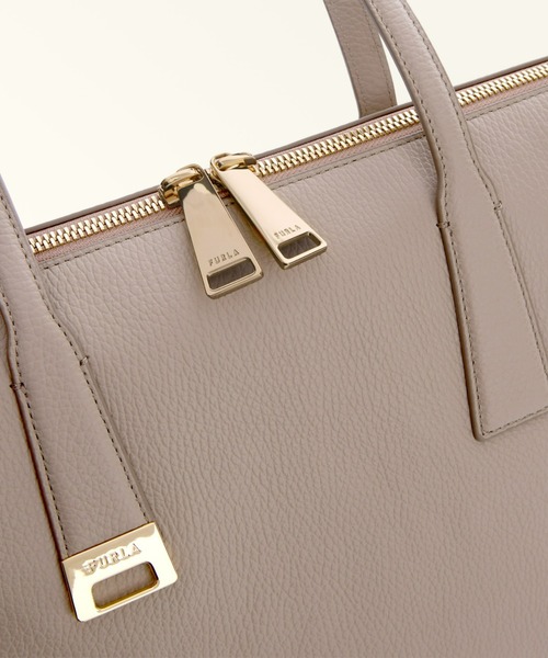 FURLA（フルラ）の「フルラ オリヴィア (Furla Olivia) トートバッグ M（トートバッグ・レディース・ブラック/モカ・ONE SIZE）」の4枚目の写真