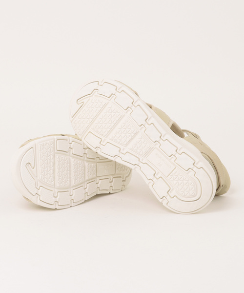 Piedi Nudi(ピエディヌーディ)の「Fit Partner / ハンズフリータイプ 厚底クッション スポーツサンダル(サンダル・レディース・ブラック/ベージュ/アイボリー・S/M/L/LL)」の4枚目の写真