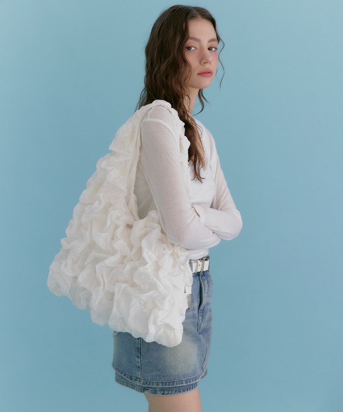 MICANE(ミケーネ)の「シルビアクリンクルソフトホーボーバッグ_large.ver(ショルダーバッグ・レディース・ブラック/クリーム・1)」の5枚目の写真