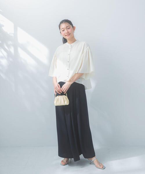 URBAN RESEARCH ROSSO WOMEN(アーバンリサーチ ロッソ)の「『一部WEB限定カラー』UVカットウォッシャブルリネン混ブラウス(シャツ/ブラウス・レディース・イエロー/ネイビー/オフホワイト/レッド・FREE)」の19枚目の写真