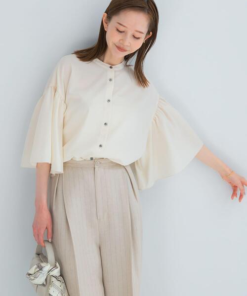 URBAN RESEARCH ROSSO WOMEN(アーバンリサーチ ロッソ)の「『一部WEB限定カラー』UVカットウォッシャブルリネン混ブラウス(シャツ/ブラウス・レディース・イエロー/ネイビー/オフホワイト/レッド・FREE)」の21枚目の写真