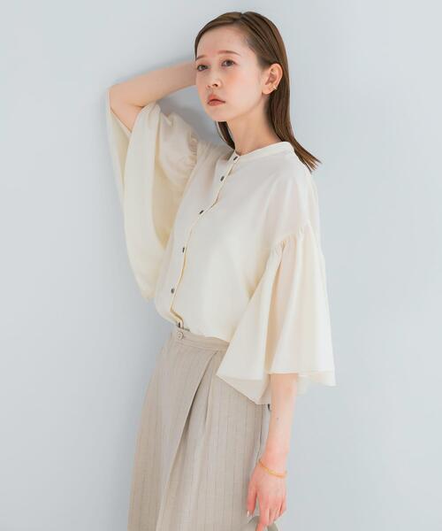 URBAN RESEARCH ROSSO WOMEN(アーバンリサーチ ロッソ)の「『一部WEB限定カラー』UVカットウォッシャブルリネン混ブラウス(シャツ/ブラウス・レディース・イエロー/ネイビー/オフホワイト/レッド・FREE)」の22枚目の写真