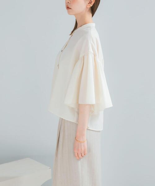 URBAN RESEARCH ROSSO WOMEN(アーバンリサーチ ロッソ)の「『一部WEB限定カラー』UVカットウォッシャブルリネン混ブラウス(シャツ/ブラウス・レディース・イエロー/ネイビー/オフホワイト/レッド・FREE)」の8枚目の写真