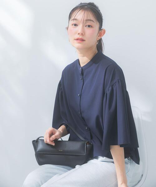 URBAN RESEARCH ROSSO WOMEN(アーバンリサーチ ロッソ)の「『一部WEB限定カラー』UVカットウォッシャブルリネン混ブラウス(シャツ/ブラウス・レディース・イエロー/ネイビー/オフホワイト/レッド・FREE)」の13枚目の写真