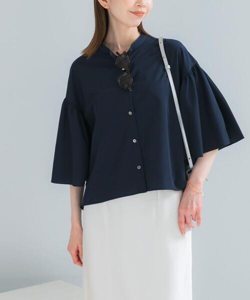 URBAN RESEARCH ROSSO WOMEN(アーバンリサーチ ロッソ)の「『一部WEB限定カラー』UVカットウォッシャブルリネン混ブラウス(シャツ/ブラウス・レディース・イエロー/ネイビー/オフホワイト/レッド・FREE)」の15枚目の写真
