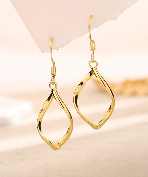 Mignonjour(ミニョンジュール)の「FReePLACe/メタルウェーブピアス R0184(ピアス(両耳用)・レディース・イエローゴールド/ホワイトゴールド・FREE)」の3枚目の写真
