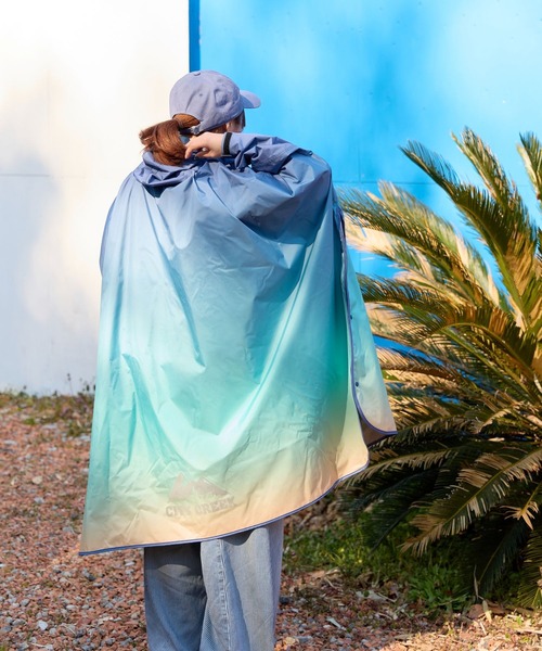 niko and...（ニコアンド）の「【CITY CREEK】KiU耐水レインポンチョ（レインコート/ポンチョ・レディース・ネイビー/チャコール・0）」の2枚目の写真