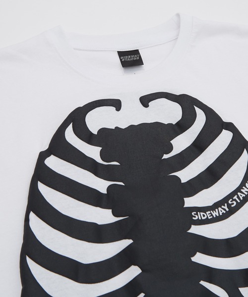 En serio TOKYO(エンソリオトーキョー)の「【SIDEWAYSTANCE】発泡ボーン半袖Tシャツ SIDE24-092(Tシャツ/カットソー・メンズ・ブラック/ホワイト・SMALL/MEDIUM/LARGE/X-LARGE)」の3枚目の写真