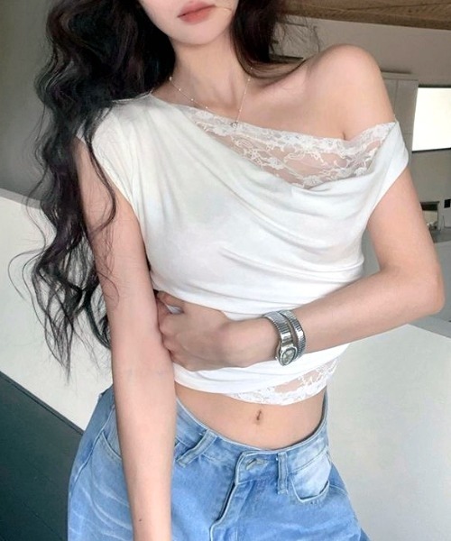 SHEENA(シーナ)の「レースレイヤードワンショル半袖トップス(Tシャツ/カットソー・レディース・ホワイト/ブラック・M)」の4枚目の写真