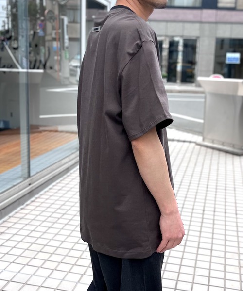 FOG ESSENTIALS（エフオージーエッセンシャルズ）の「【FOG ESSENTIALS】エッセンシャルズ FRONT LOGO BOXY TEE SS ロゴ Tシャツ ラバープリント（Tシャツ/カットソー・メンズ・スミクロ・L/XL）」の6枚目の写真