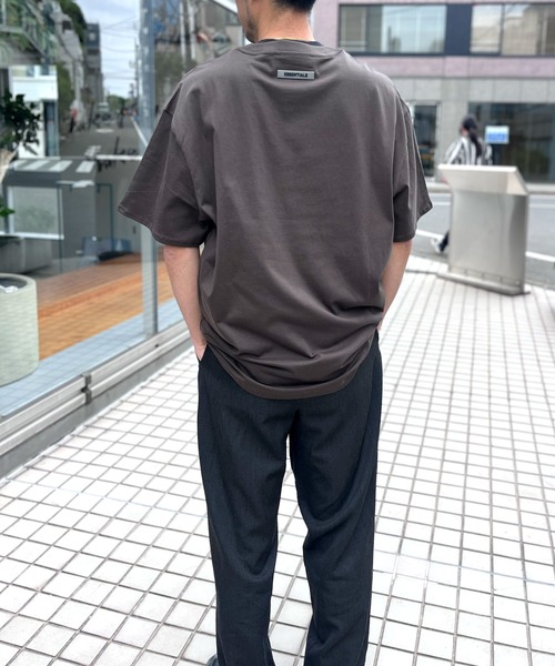 FOG ESSENTIALS（エフオージーエッセンシャルズ）の「【FOG ESSENTIALS】エッセンシャルズ FRONT LOGO BOXY TEE SS ロゴ Tシャツ ラバープリント（Tシャツ/カットソー・メンズ・スミクロ・L/XL）」の7枚目の写真