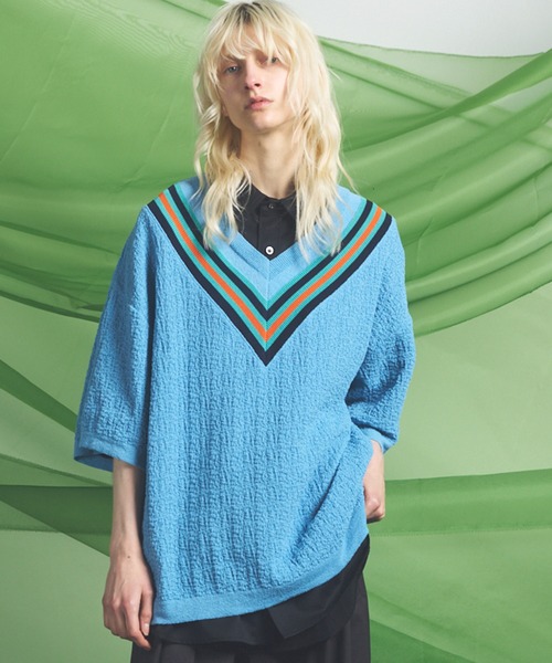 MAISON SPECIAL(メゾンスペシャル)の「《UNISEX》V-neck Tilden Prime-Over Short Sleeve Knit T-shirt/VネックチルデンプライムオーバーショートスリーブニットTシャツ【MAISON SPECIAL/メゾンスペシャル】(Tシャツ/カットソー・メンズ・レッド/ブラック/ライトブルー・0/1/2)」の2枚目の写真