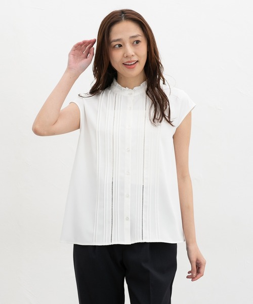 Honeys(ハニーズ)の「【ハニさら・接触冷感】ピンタックブラウス(シャツ/ブラウス・レディース・レッド/ベージュ系1/ホワイト/グリーン系1/ネイビー系1・L/LL/M/S)」の8枚目の写真