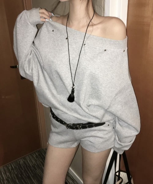 FAVORITO(ファヴォリート)の「オフショルダートップスショートパンツセットアップ(セットアップ・レディース・ブラック/ブラウン/ホワイト/グレー・F)」の16枚目の写真