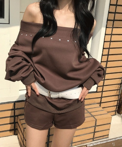 FAVORITO(ファヴォリート)の「オフショルダートップスショートパンツセットアップ(セットアップ・レディース・ブラック/ブラウン/ホワイト/グレー・F)」の20枚目の写真