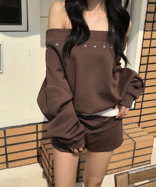 FAVORITO(ファヴォリート)の「オフショルダートップスショートパンツセットアップ(セットアップ・レディース・ブラック/ブラウン/ホワイト/グレー・F)」の21枚目の写真