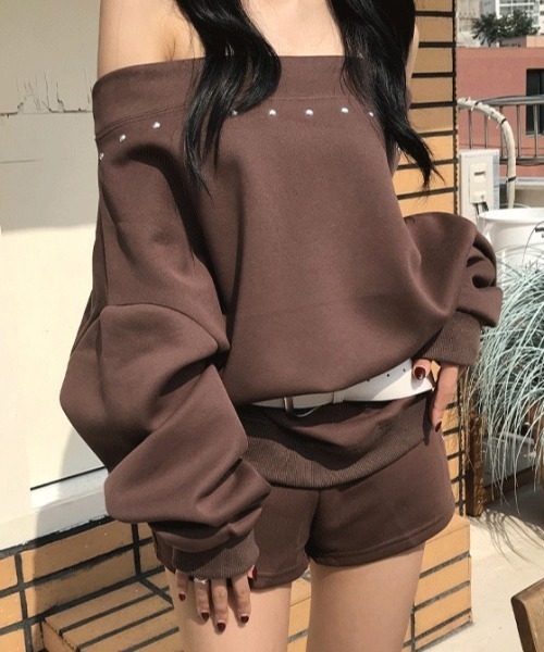 FAVORITO(ファヴォリート)の「オフショルダートップスショートパンツセットアップ(セットアップ・レディース・ブラック/ブラウン/ホワイト/グレー・F)」の18枚目の写真