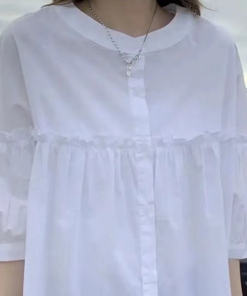 LUCPY(ラクピー)の「エアリーコットンギャザーブラウス(シャツ/ブラウス・レディース・ホワイト・X-LARGE/LARGE/MEDIUM)」の2枚目の写真
