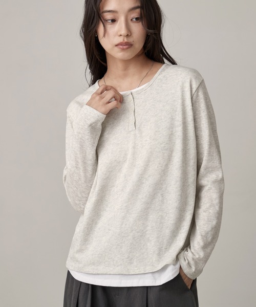 OFROOM(オフルーム)の「Sheer Henley Layered Style Top|シアーヘンリーレイヤード風トップス(Tシャツ/カットソー・レディース・ホワイト×グレー/ホワイト/オートミール・FREE)」の11枚目の写真