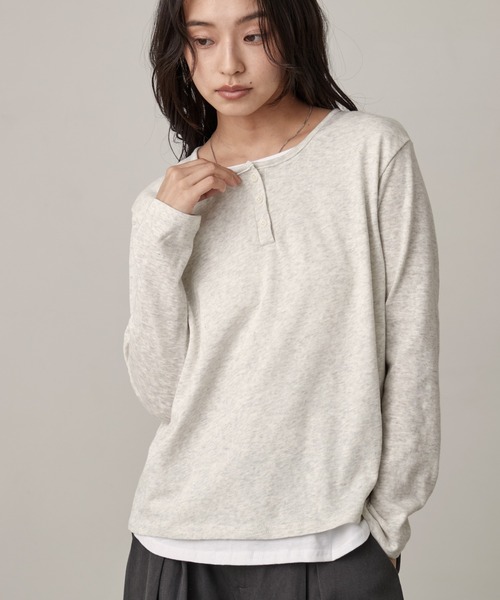 OFROOM(オフルーム)の「Sheer Henley Layered Style Top|シアーヘンリーレイヤード風トップス(Tシャツ/カットソー・レディース・ホワイト×グレー/ホワイト/オートミール・FREE)」の12枚目の写真