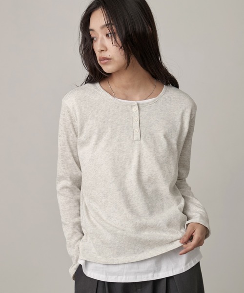 OFROOM(オフルーム)の「Sheer Henley Layered Style Top|シアーヘンリーレイヤード風トップス(Tシャツ/カットソー・レディース・ホワイト×グレー/ホワイト/オートミール・FREE)」の20枚目の写真