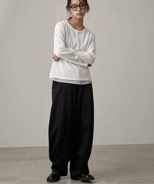 OFROOM(オフルーム)の「Sheer Henley Layered Style Top|シアーヘンリーレイヤード風トップス(Tシャツ/カットソー・レディース・ホワイト×グレー/ホワイト/オートミール・FREE)」の10枚目の写真