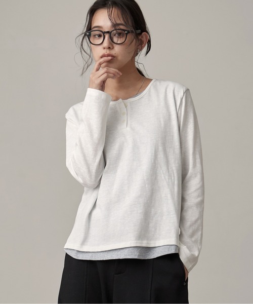 OFROOM(オフルーム)の「Sheer Henley Layered Style Top|シアーヘンリーレイヤード風トップス(Tシャツ/カットソー・レディース・ホワイト×グレー/ホワイト/オートミール・FREE)」の5枚目の写真