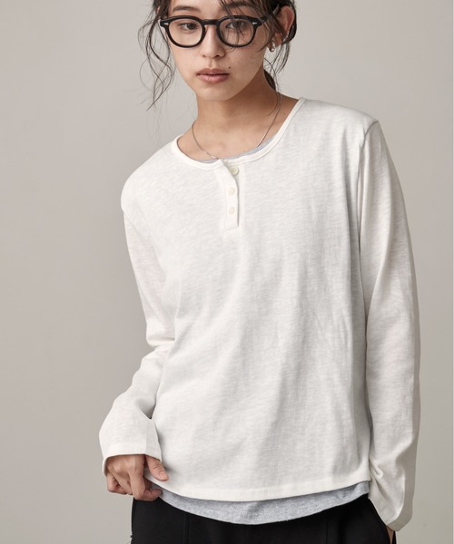 OFROOM(オフルーム)の「Sheer Henley Layered Style Top|シアーヘンリーレイヤード風トップス(Tシャツ/カットソー・レディース・ホワイト×グレー/ホワイト/オートミール・FREE)」の8枚目の写真