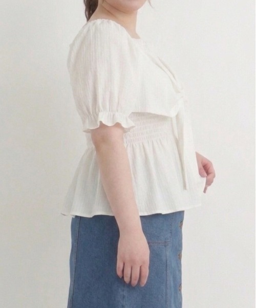 p courge(ピークルジュ)の「前後2WAY ビッグリボン ブラウス(シャツ/ブラウス・レディース・オフホワイト/ブラック・LL/3L/4L)」の5枚目の写真