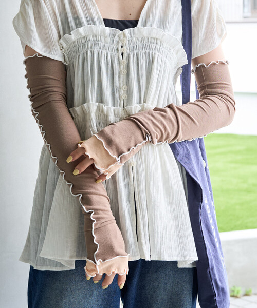 FREAK'S STORE(フリークスストア)の「限定展開 <接触冷感・UVカット>Somarti(ソマルティ) メロー アーム カバー(アームカバー・レディース・サックスブルー/チャコール/モカ・ONE SIZE)」の15枚目の写真