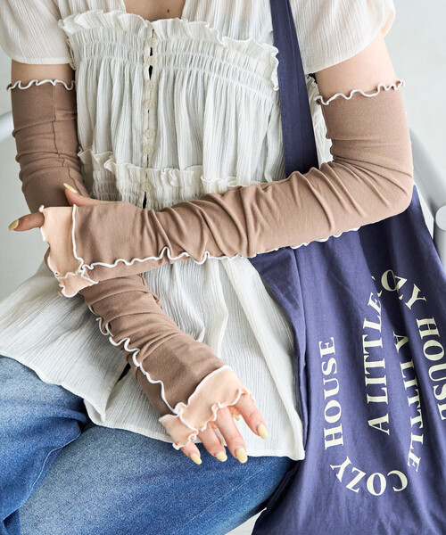 FREAK'S STORE(フリークスストア)の「限定展開 <接触冷感・UVカット>Somarti(ソマルティ) メロー アーム カバー(アームカバー・レディース・サックスブルー/チャコール/モカ・ONE SIZE)」の16枚目の写真