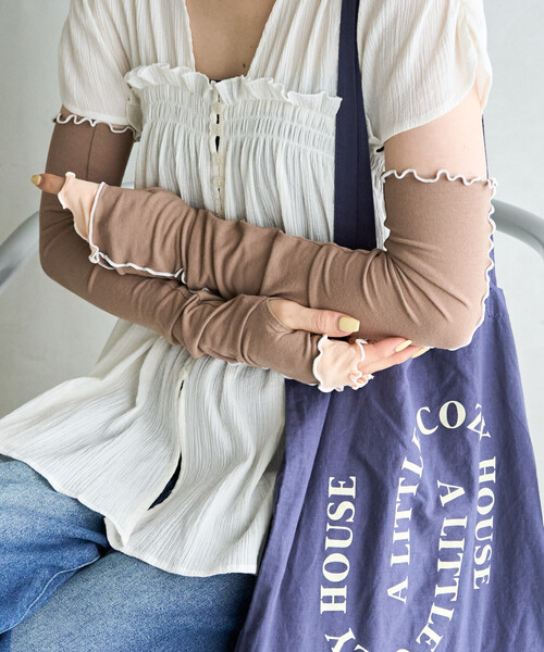 FREAK'S STORE(フリークスストア)の「限定展開 <接触冷感・UVカット>Somarti(ソマルティ) メロー アーム カバー(アームカバー・レディース・サックスブルー/チャコール/モカ・ONE SIZE)」の17枚目の写真