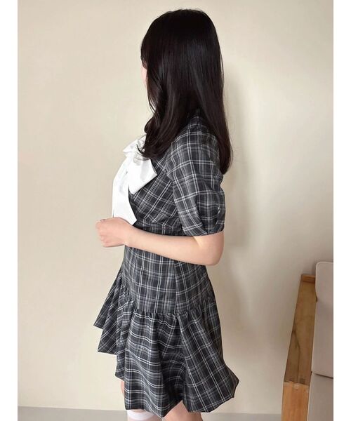 dazzlin(ダズリン)の「バルーンチェックミニワンピース(ワンピース・レディース・ブラウン/ベージュ/ブラック・MEDIUM/SMALL)」の11枚目の写真