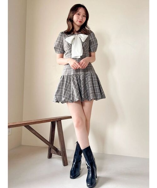 dazzlin(ダズリン)の「バルーンチェックミニワンピース(ワンピース・レディース・ブラウン/ベージュ/ブラック・MEDIUM/SMALL)」の21枚目の写真
