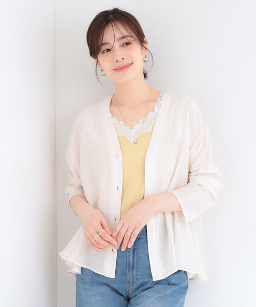SHOO・LA・RUE(シューラルー)の「【洗濯機可/S-LL】お顔周りすっきり 大人のシアーシャツカーディガン(カーディガン/ボレロ・レディース・ダークブラウン/オフホワイト/ブラック・01/02/03/04)」の4枚目の写真