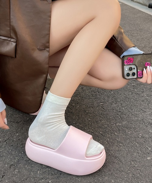 LAC-VERT(ラック・ヴェール)の「ぷっくりボリューム厚底サンダル(サンダル・レディース・ホワイト/ブラック/ピンク/ブルー・SMALL/LARGE/MEDIUM)」の17枚目の写真