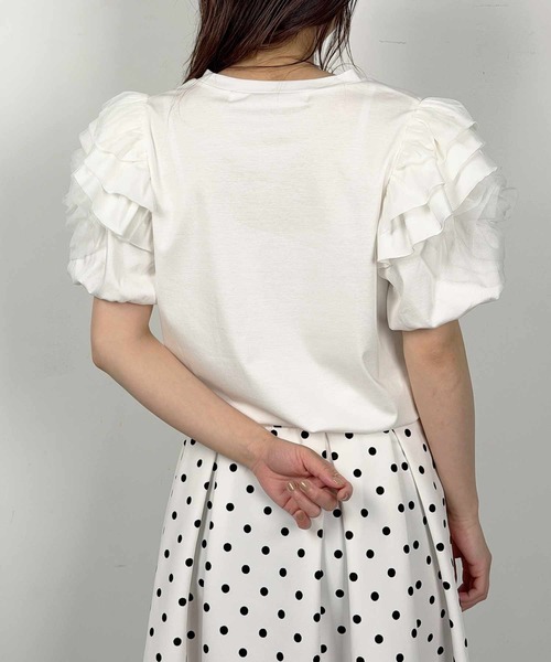 PICCIN PERLA(ピッチンペルラ)の「ローズティアードスリーブプルオーバー(Tシャツ/カットソー・レディース・オフホワイト/ブラック・M)」の4枚目の写真