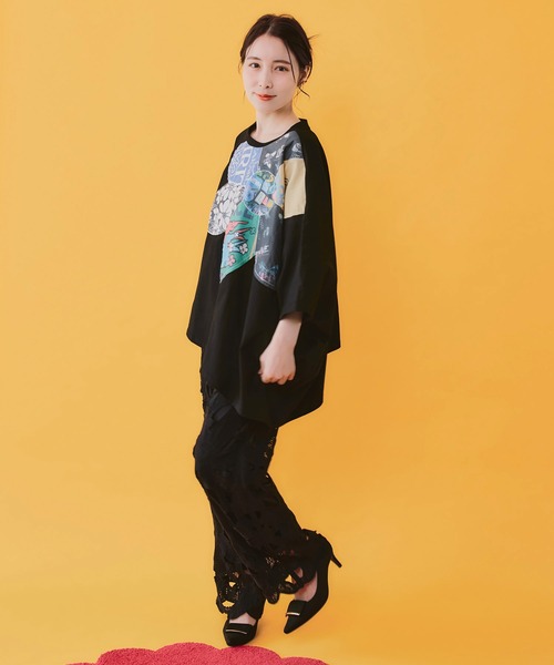 ScoLar（スカラー）の「162673：総柄大花コラージュ アシメプルオーバー（Tシャツ/カットソー・レディース・パープル/ブラック/オフホワイト・M）」の15枚目の写真